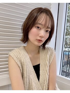 くびれボブ オリーブベージュ