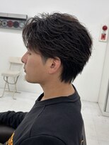 イーラ 2d(era)&nbsp;フェザーパーマ　スパイラルパーマ　ウルフ　刈り上げ　眉毛