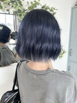 リルノーティス(Lil notice) パツンとボブにネイビーを!