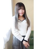 シルバーブロンドバレイヤージュ×ロングヘア