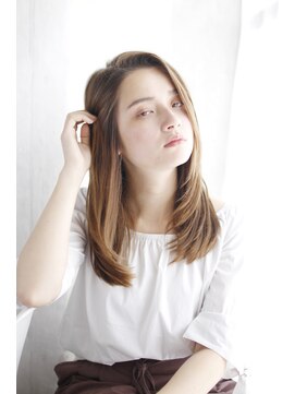 トランクイル サフリック(TRAN9UIL safric) 20代・30代・40代 旬度アガるアッシュベージュ