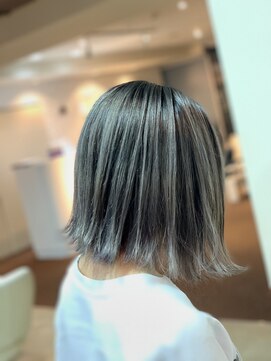 ダブル アンダーバー サロン(W_SALON) 【W_SALON 河原町】シルバーバレイヤージュ♪♪