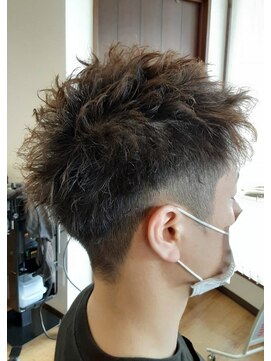 ジッカジッカ(Jicca Zicca) ワイルド束感ショート/スパイラルパーマ/刈り上げショート