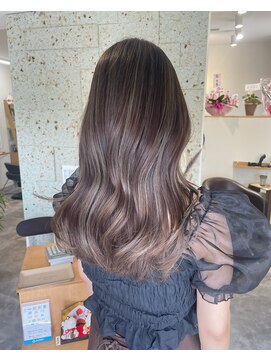 しなこ美容室 ハイライトカラーグレージュ【ブリーチ1回～】