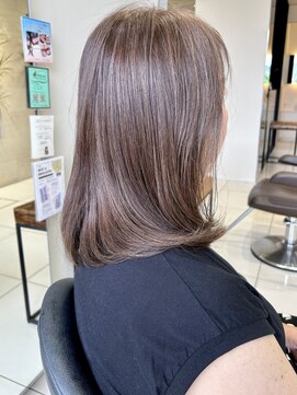 ラック 由比ヶ浜(LUCK) 白髪ぼかしハイライト