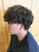 ヒュイル バイ ニアウ(Hwyl by Niau) 波巻きスパイラルパーマメンズマッシュツイストスパイラルパーマ