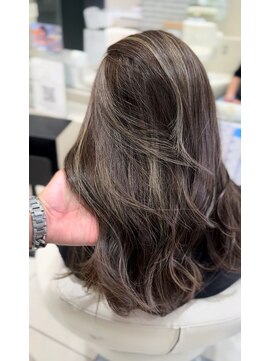 アヴァンス 深井店(AVANCE.) 【店長　辻　柊斗】　　☆髪質改善×艶髪×ハイライトカラー