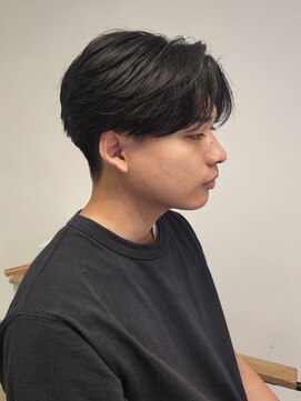 ニアウ 伊勢崎連取店(Niau) 刈り上げセンターパートニュアンスパーマ