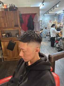 サンアンドマーリィズバーバー 駅前店(SON&MARLEY'S BAR BER) クロップ/フェード/本厚木