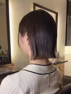 ゼウス(Zeus.) 海外ヘアーハッシュカットレイヤーカットハイライトカラー