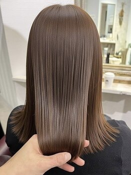 パーフェクトビューティーイチリュウエスエス(perfect beauty ichiryu SS)の写真/【夙川/西宮】経験豊富なプロが担当。独自配合のストレート剤でダメージレス施術*髪本来の健康的な輝きを