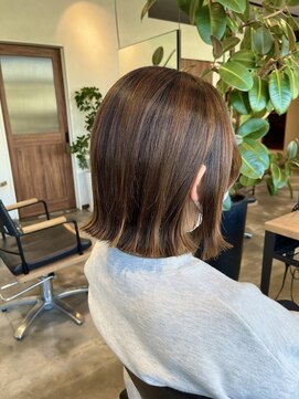 ディードア ニア(Ddoor Nia) 切りっぱなしボブ