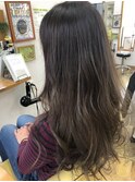 バレイヤージュグレージュカラー