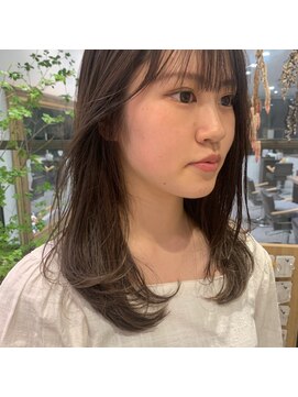 ユーフォリア 青山(Euphoria) ワンカールで動きが出るローレイヤースタイル