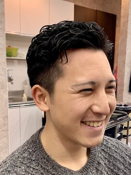 ヘアサロン シュウ 【戸田公園5分/メンズバーバー】ハイ刈り上げ×パーマ