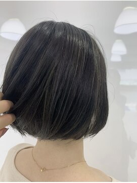 ルーブ(Roove) ハイライトダークグレー×丸っとボブ