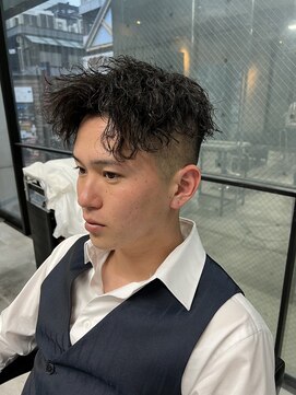 イーラ(era) アップバング×フェード×ツイストスパイラルパーマ