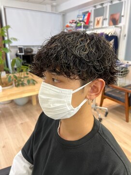 ウェイビーエフティフィフス 横浜西口(WAVEY ft.fifth) メンズマッシュ無造作パーマ波巻きスパイラルパーマ波巻きパーマ