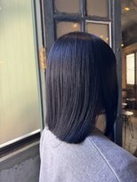 髪質改善と縮毛矯正の専門店 サンティエ(scintiller) ブルーブラック ミディアムボブ