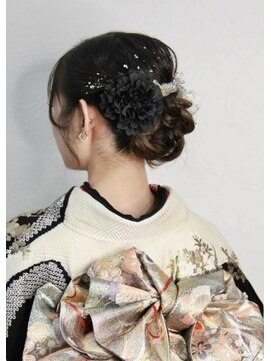 ヴィアーレ(VIALE) 成人の日：ヘアアレンジ