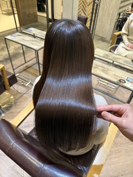 オーブ ヘアー アンリ 梅田店(AUBE HAIR unli) 【AUBE HAIR unli　梅田】サラ艶ストレート　@tuyagami.0301