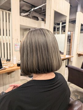 アンプリュス リアン(1+ Unplus lien) ダブルカラー×グレージュカラー×ボブスタイル/亀戸