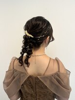 ルピナス(Lupine.)&nbsp;【Honoka】ツイン編みおろしヘア♪