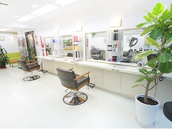 ヘアーサロン エルム(elm)の写真/少人数サロンだからお客様のお悩みに親身に寄り添い、理想のStyleへ導く♪髪のお悩みもご相談ください◎