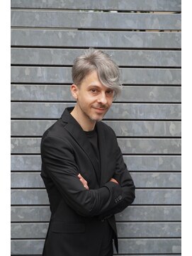 DAMANI 表参道 髪質改善/ヘッドスパ/ハイライト/白髪染め/白髪ぼかし/縮毛矯正 サーフカール/波巻きツイストスパイラル[表参道駅]