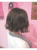 【代官山LAIDBACK】ショートボブの外ハネヘアとブルーアッシュ