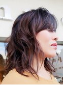 大人可愛いナチュラルミディスタイル