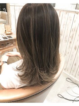 エル(ailes) ☆バレイヤージュ☆アッシュベージュ