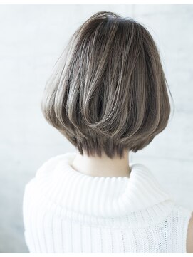 ラ フォルム(La forme) 大人ナチュラル小顔ショートボブ