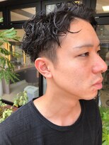 アローム(alom) ランダムカールで色気漂うメンズパーマ