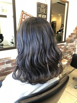 ラビス 浦和(Lovis) 魅力倍増カール/セミディ/シアーカラー/ダークアッシュ/姫カット