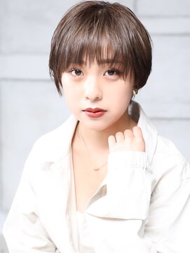 クラッチムク 博多口(CLUTCH muk.) 大人可愛い小顔美髪ツヤ髪シアーグレージュくびれショートA1