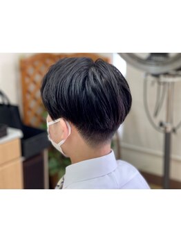 ビジネスシーンにも合うフェードカットが好評◎清潔感のある好印象なスタイルに仕上げます！