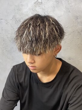 ネクストゼロ(NEXT zerO) 縦落ちツイストスパイラルパーマ