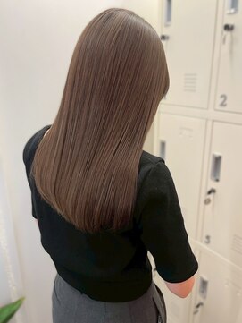 ユニバイリサ 天神大名店(uni by risa) ミルクティーベージュ 透明感カラー ブリーチ ハイトーン 艶髪