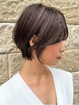アース オーセンティック 越谷レイクタウン店(EARTH Authentic) 白髪ぼかしハイライト×ショート