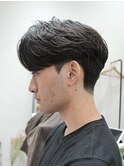毛流れセンターパートニュアンスパーマカルマヘアメンズパーマ