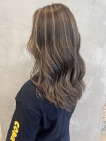 エリマバイフィフス 調布(elima by fifth)&nbsp;調布白髪ぼかしレイヤーボブベージュアッシュグレージュカラー