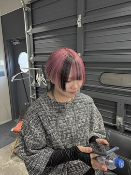 スイ(Suy') ピンクにブラックデザイン