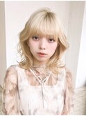 顔周りレイヤー前髪カットミディアムホワイトベージュ_F1842