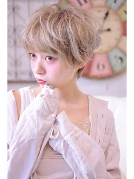 メイズ(MAZE) ガーリーフェザーショート【メイズ東中野・鍛原志行】