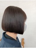 ちょこっと前下りボブ