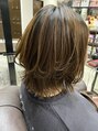 アールトゥーヘアー(art To Hair) 表はレイヤーで内巻き。襟足は外ハネ。ふわっとしたスタイルに♪