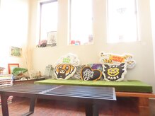 かわいいクッションがお出迎え。