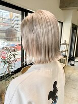 リグリー(regree)&nbsp;ミニボブ/切りっぱなしボブ/ハイトーンカラー/髪質改善