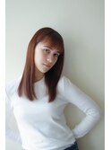 前髪パッツンストレートヘアスタイル